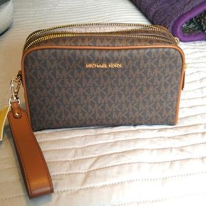 Michael Kors Jet Set Medium Travel Pouch